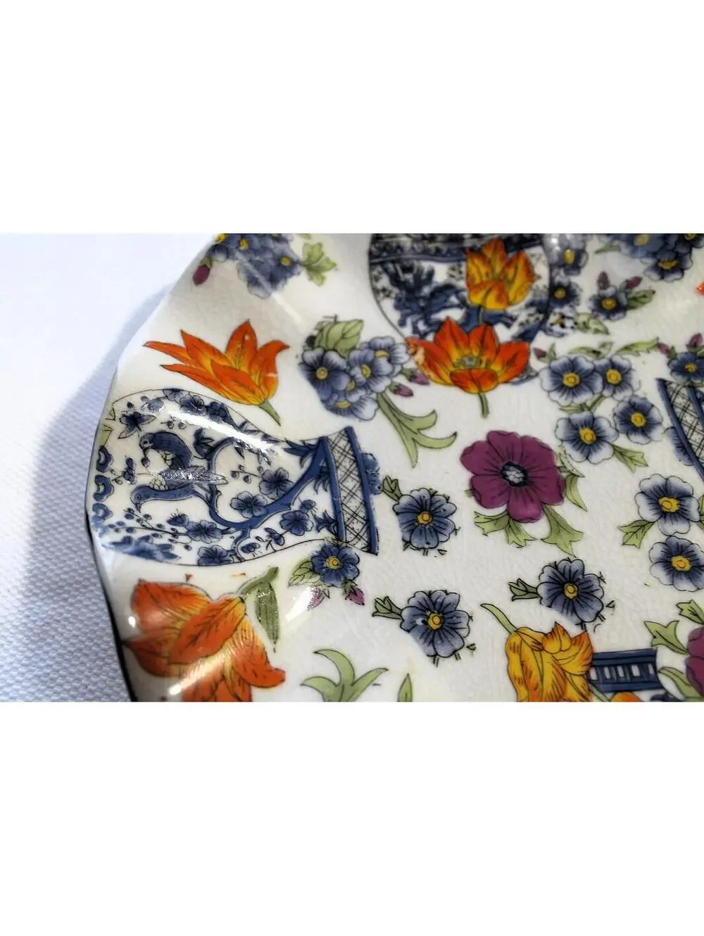 Vintage Hand Painted Chinese Fluted Plate with Crackle Glaze, 10